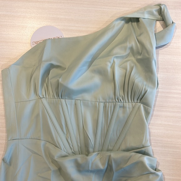 Selfie Leslie one-shoulder split midi dress in mint color - Picture 5 of 6